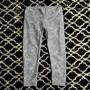 Fabletics Stretch Yoga Ankle Pant Women's XS Gray on Gray Flowers Inner Pocket